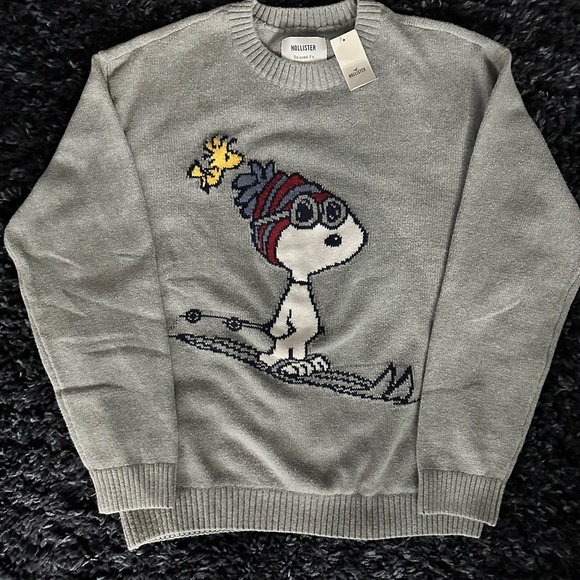 Hollister Snoopy Sweater  - Size L NWT - Picture 1 of 2